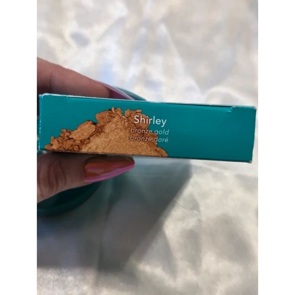Thrive Brilliant Face Highlighter - Shirley (bronze gold) - Picture 4 of 9